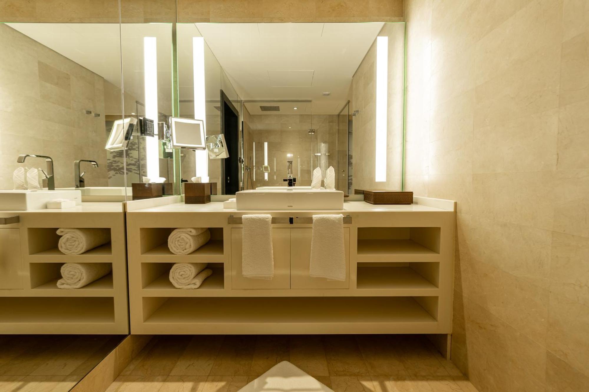 Al Anoud Tower 5*